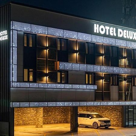 Deluxe Motel Geoje Eksteriør bilde