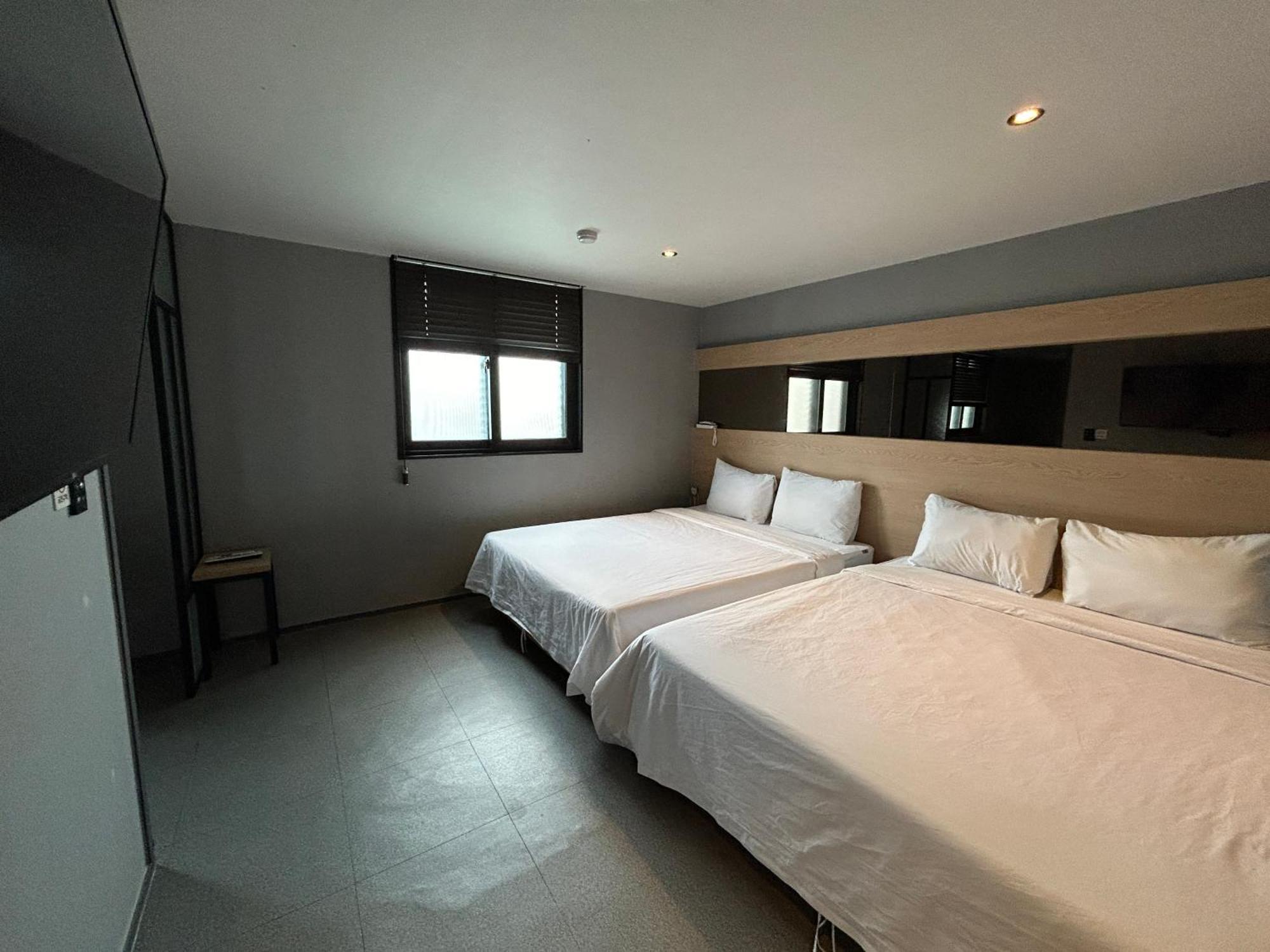Deluxe Motel Geoje Eksteriør bilde