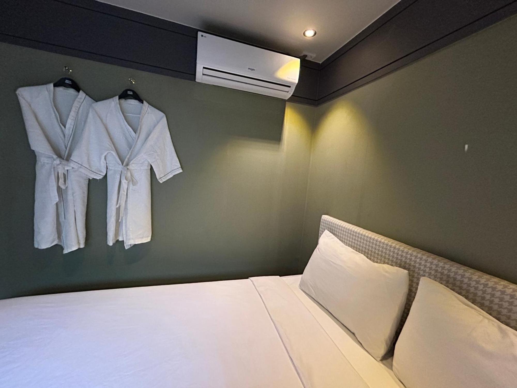 Deluxe Motel Geoje Eksteriør bilde