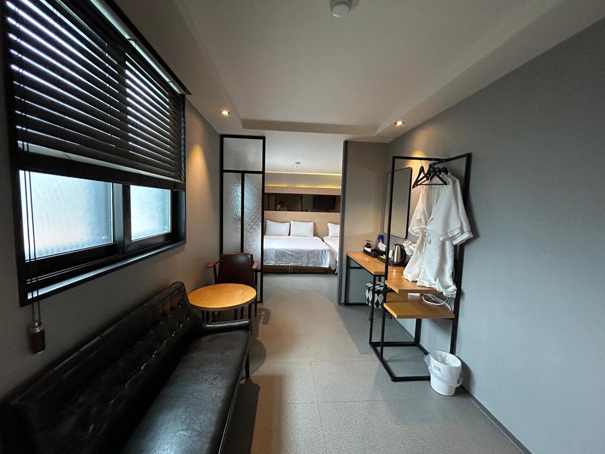 Deluxe Motel Geoje Eksteriør bilde