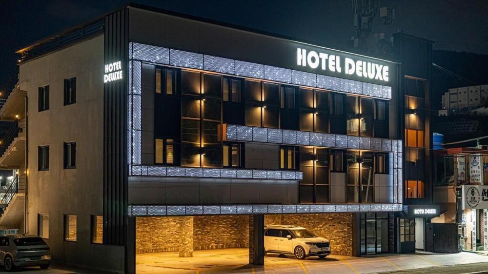 Deluxe Motel Geoje Eksteriør bilde