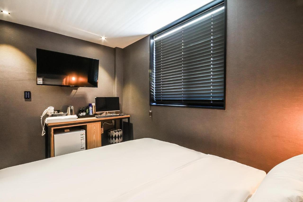 Deluxe Motel Geoje Eksteriør bilde