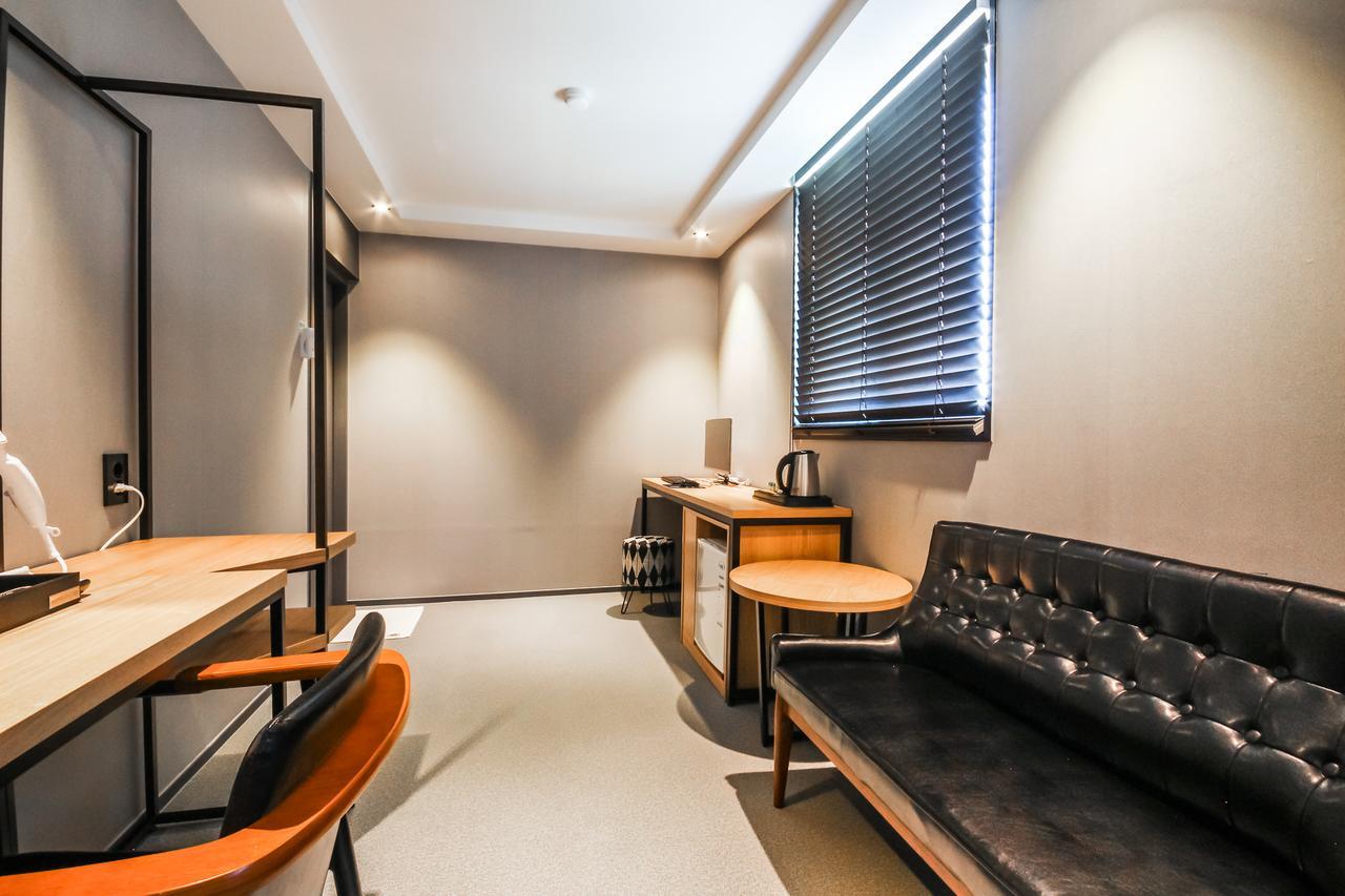 Deluxe Motel Geoje Eksteriør bilde