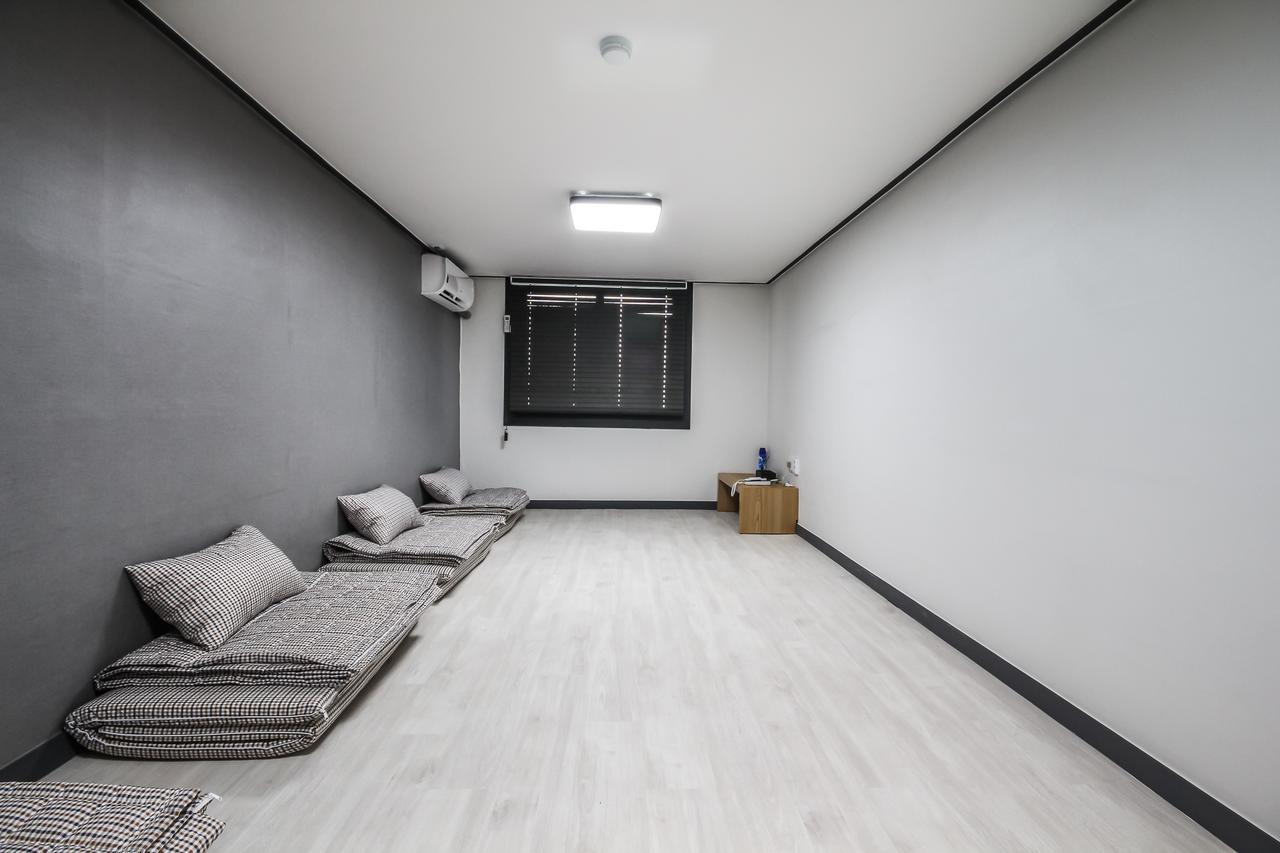 Deluxe Motel Geoje Eksteriør bilde