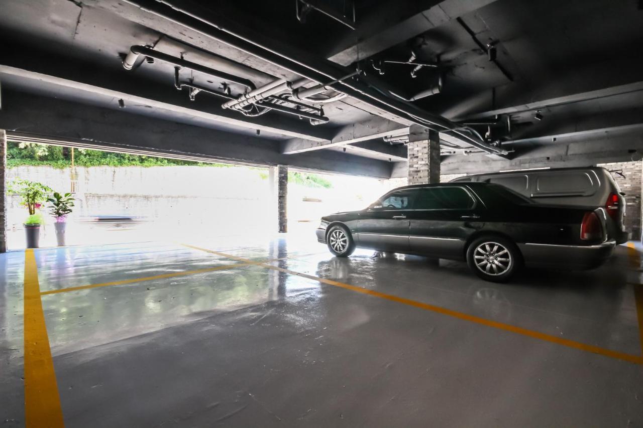 Deluxe Motel Geoje Eksteriør bilde