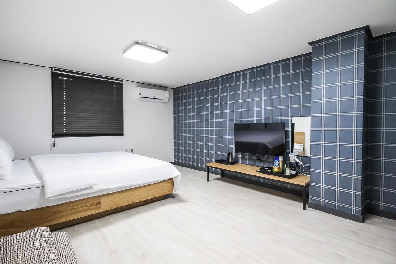 Deluxe Motel Geoje Eksteriør bilde