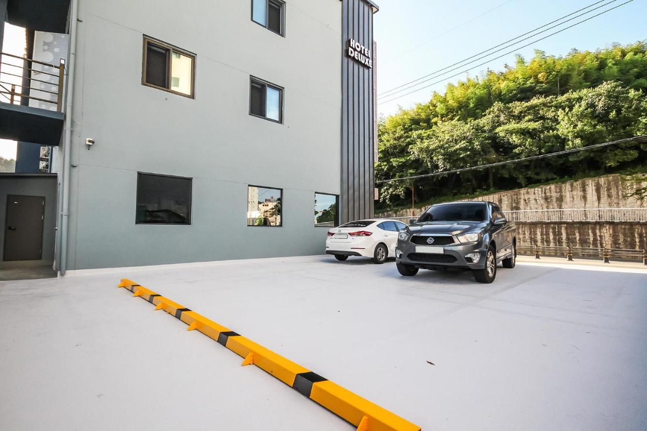 Deluxe Motel Geoje Eksteriør bilde